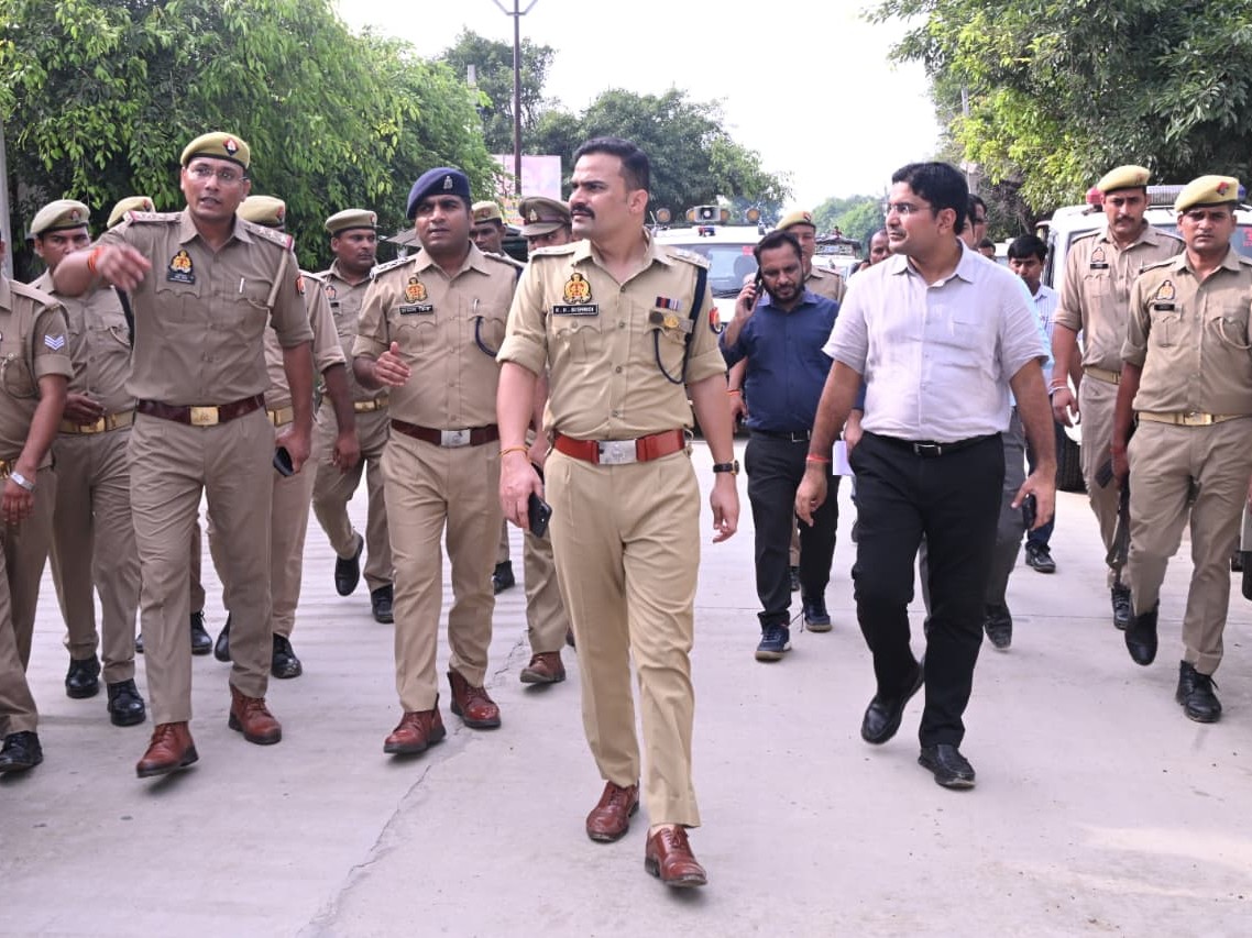 23 नवंबर को एसपी केके विश्नोई के साथ प्रशासनिक अफसरों ने सर्वे से पहले विवादित स्थल का निरीक्षण किया था।