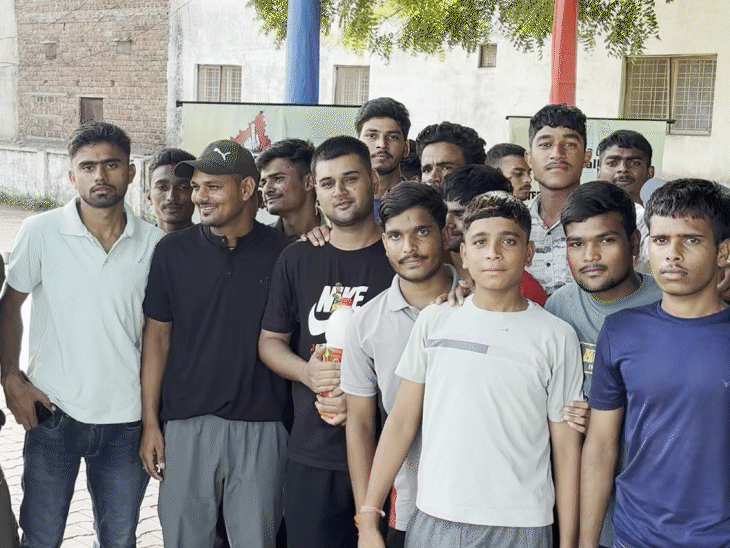 There are no means of employment for the youth in Datia