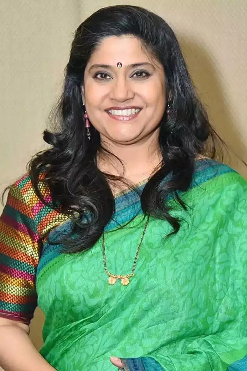 रेणुका शहाणे ने कहा कि कलाकार की पहचान उसके काम से बनती है, सिर्फ सोशल मीडिया से नहीं।