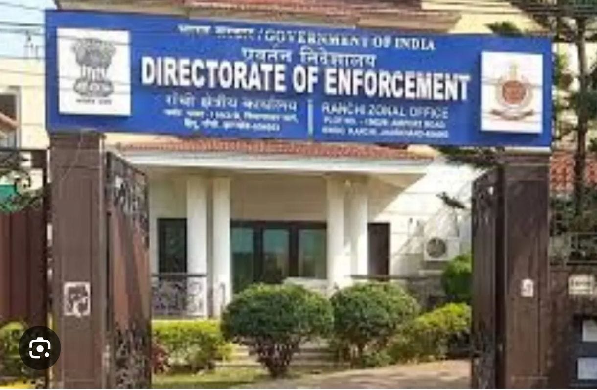 आज ईडी ने एक साथ 25 ठिकानों पर रेड मारा है।