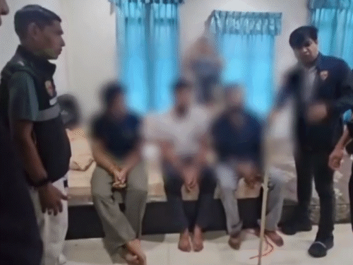 थाइलैड की पुलिस ने सोमवार को पटाया में पीड़ितों का रेस्क्यू किया था। - Dainik Bhaskar