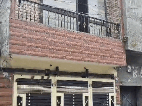 इसी घर के पते के नाम पर फर्जीवाड़ा किया गया।