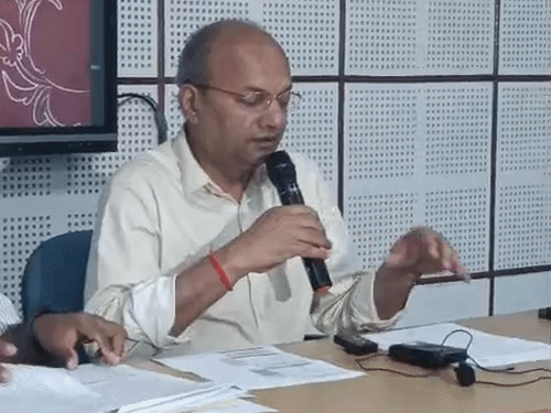 IIT के निदेशक प्रो. मणींद्र अग्रवाल ने बताया- किसी भी सिस्टम में अवैध तरीके से इंटर करना साइबर सुरक्षा कौशल दिखाने का सही तरीका नहीं है।