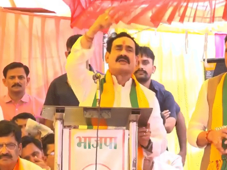 On July 13, after Ashutosh Tiwari was announced as the BJP candidate for the by-election, Narottam Mishra became emotional on stage.