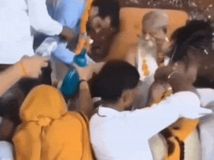 मंदिरों और आश्रमों में सुबह से भक्तों की भीड़ जुटने लगी