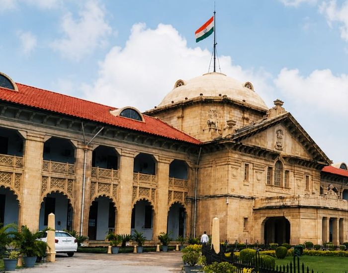 पिछले महीने इलाहाबाद HC ने तीन तलाक और हलाला पर सख्त टिप्पणी की थी। कोर्ट ने कहा था कि मजहबी प्रथाओं की आड़ में होने वाले अपराधों को धर्म या पर्सनल लॉ के नाम पर नजरअंदाज नहीं किया जा सकता।