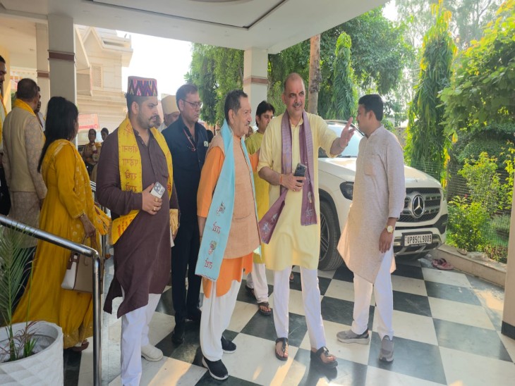 इंद्रेश कुमार ने कहा कि संवाद के दौरान लगभग सभी ने इस बात पर सहमति जताई है कि हर किसी को अपने-अपने मत और पंथ पर चलना चाहिए
