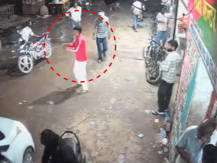 हॉकर्स जोन के पास बदमाशों ने 3 से 4 राउंड फायरिंग की.