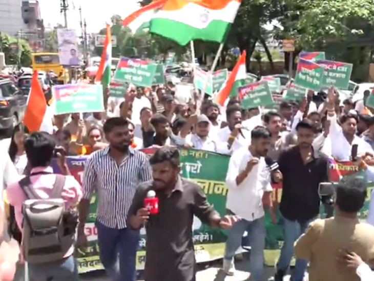 छात्रों ने JAC से लंबित JTET परीक्षा की तिथि जल्द घोषित करने की भी मांग की।