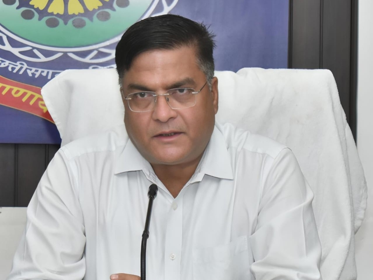 दुर्ग SSP ने 2 टीआई और 2 प्रधान आरक्षकों पर कार्रवाई की है। - Dainik Bhaskar