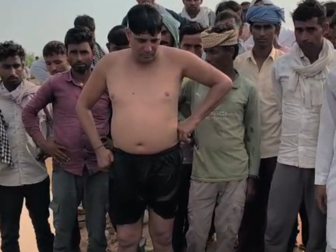 गोताखोर नरेंद्र सांगवान ने करीब 3 घंटे की मशक्कत के बाद शव बाहर निकाला।