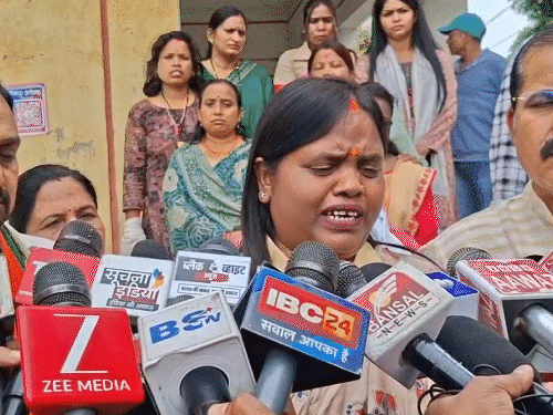 भाजपा महापौर मंजूषा भगत पर 3 लाख लेने का ऑडियो सोशल मीडिया पर वायरल हुआ था।