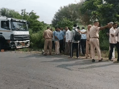 हादसे की जानकारी मिलते ही पुलिस मौके पर पहुंची।