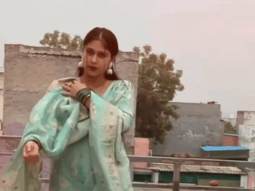 मुस्कान बल्हारा ने 30 जुलाई को यह रील अपने इंस्टाग्राम अकाउंट पर शेयर की थी।