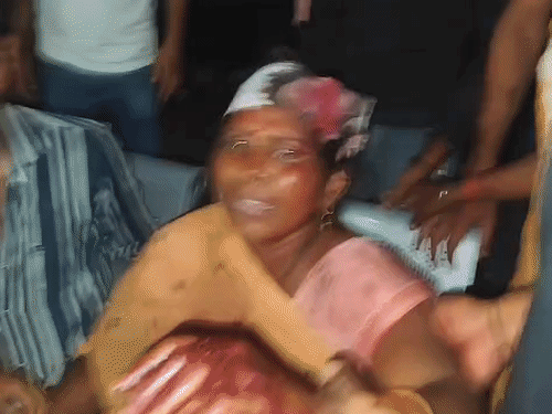 मारपीट में मृतक की पत्नी भी गंभीर रूप से घायल हुई हैं। वह बच्चों से कह रही थीं- अब पापा कभी नहीं आएंगे।