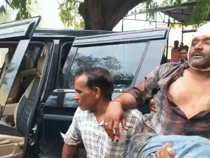 The injured were taken to Chhatarpur District Hospital.