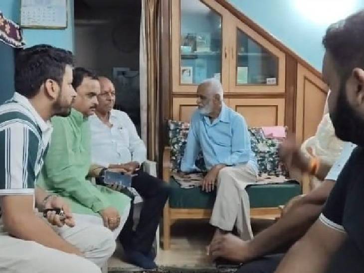 On Friday morning, the army informed the family. After this, acquaintances reached to meet them