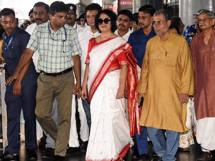 तसलीमा को 2007 में विरोध प्रदर्शन के चलते कोलकाता छोड़ना पड़ा था।