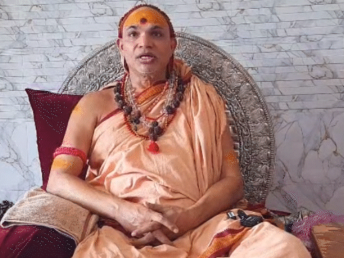 शंकराचार्य अविमुक्तेश्वरानंद बेमेतरा में चातुर्मास के लिए आए हुए हैं, जहां उन्होंने दैनिक भास्कर डिजिटल से बातचीत की।