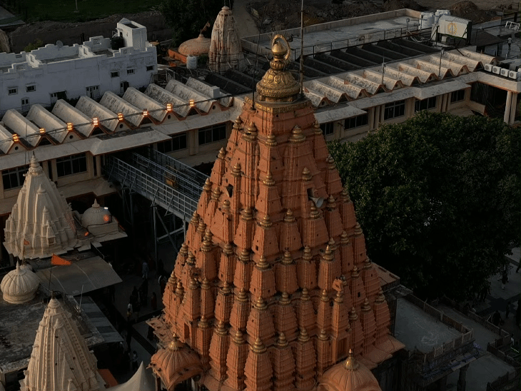 भगवान महाकाल मंदिर का शिखर।