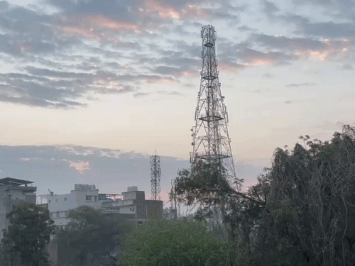 हरियाणा के अधिकतर जिलों में शनिवार शाम के समय आसमान में बादल छाए रहे।