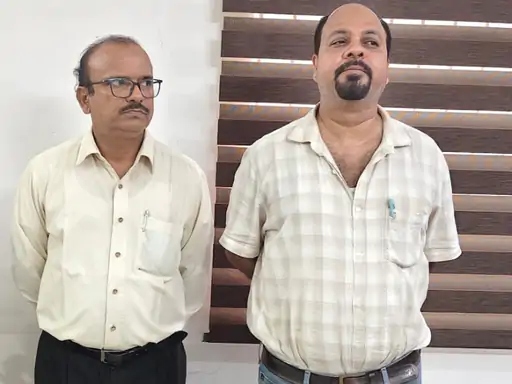 पुलिस ने बीएसपी के GM हिमांशु भूषण मलिक (54) और AGM मनोज कुमार देवांगन (58) को गिरफ्तार किया है।