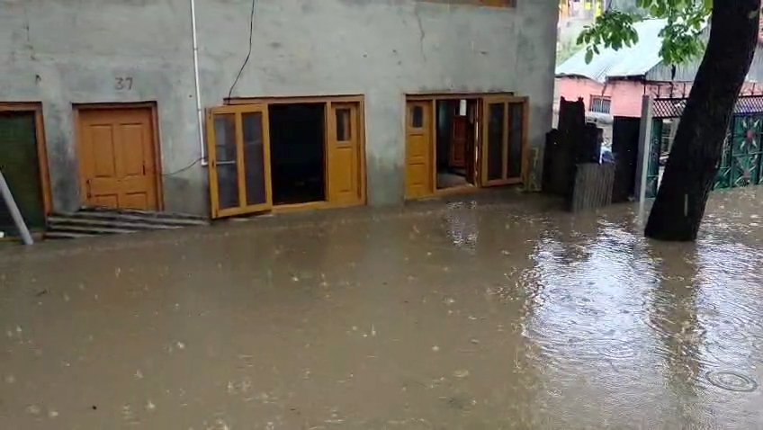 After a flash flood (sudden flood) in Kishtwar, Jammu and Kashmir, water entered many houses