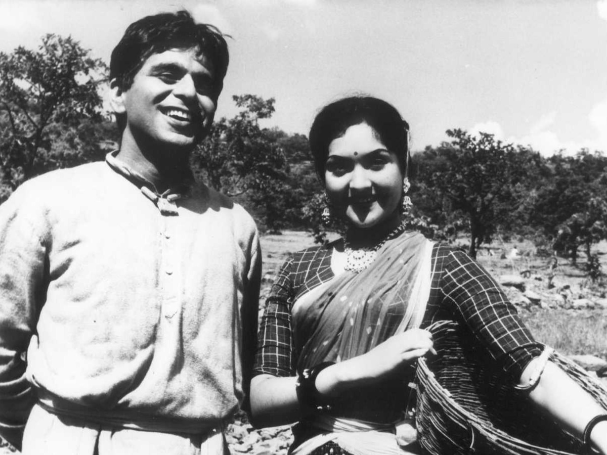 बीआर चोपड़ा की सुपरहिट फिल्म ‘नया दौर’ में दिलीप कुमार और वैजयंती माला। - Dainik Bhaskar