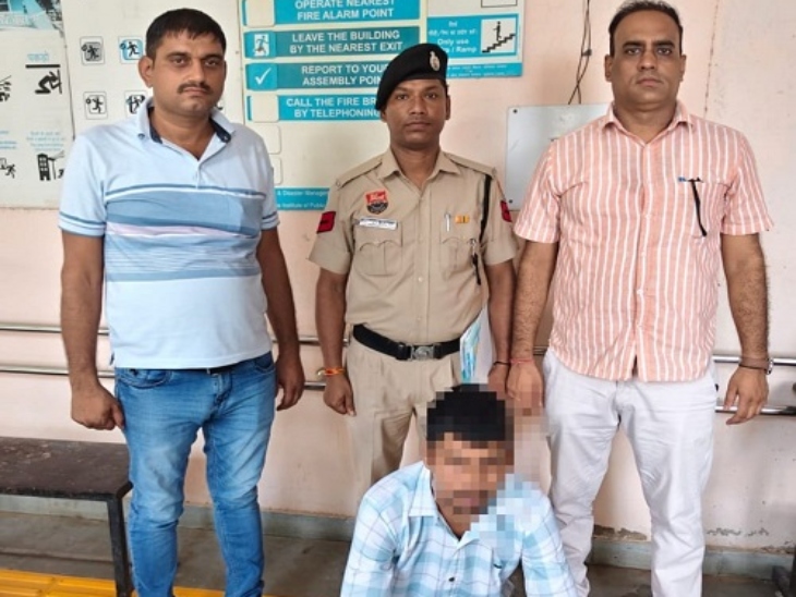 देसी पिस्टल, देसी कट्टा और कारतूस बरामद; रोहतक का रहने वाला|रेवाड़ी,Rewari - Dainik Bhaskar