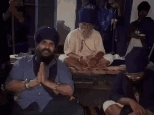 बुड्‌ढा दल से अश्लील फोटो वायरल करने को लेकर माफी मांगते निहंग विक्की थॉमस।- फाइल फोटो