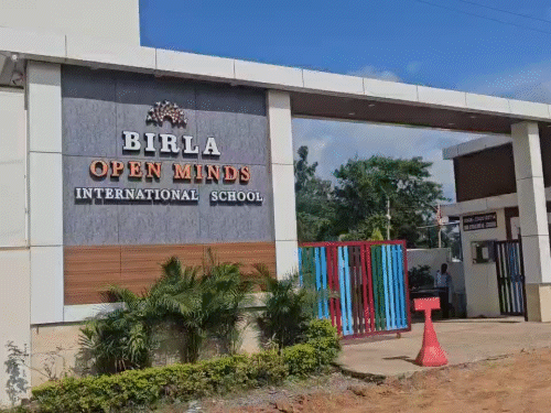 बिरला ओपन माइंड इंटरनेशनल स्कूल की टीचर ने छात्र से लिखवाई गाली।