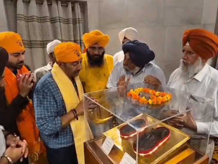 पटना साहिब गुरुद्वारे में बॉलीवुड अभिनेता सनी देओल।