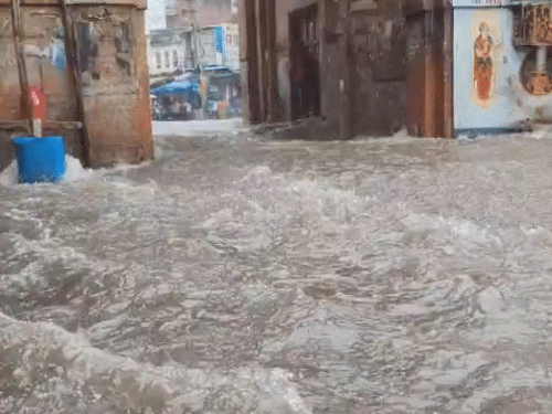 After heavy rains in Jalore, Rajasthan, the city was waterlogged in many places.