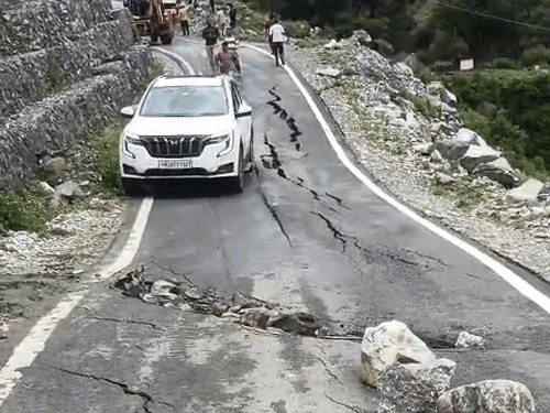 Due to rain in Uttarkashi district of Uttarakhand, Gangotri National Highway was blocked after a 100-meter stretch of road collapsed.