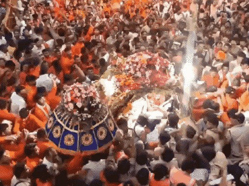 उज्जैन में प्रजा का हाल जानने पालकी में निकले बाबा महाकाल।