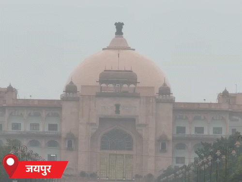 जयपुर में सोमवार को अलग-अलग इलाकों में रुक-रुककर बारिश हुई। रिमझिम बारिश से गर्मी से भी राहत मिली।