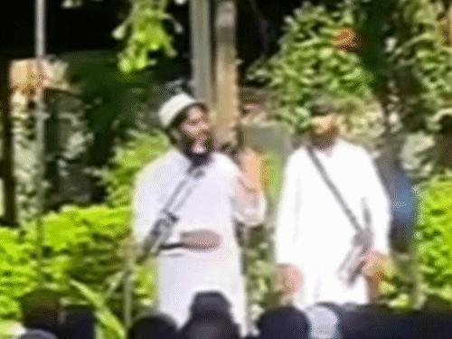 लश्कर आंतकी रिजवान हनीफ के भाषण का यह वीडियो सामने आया है।