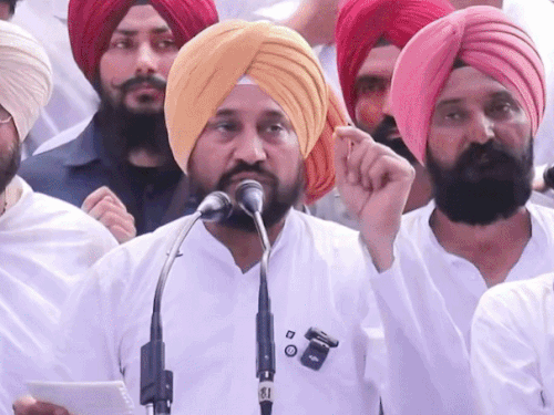 चरणजीत सिंह चन्नी ने ऐलान कर दिया कि वो लड़ेंगे, मरेंगे लेकिन झुकेंगे नहीं