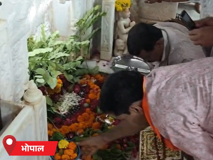 शिवालयों में सुबह से ही श्रद्धालुओं की भारी भीड़ उमड़ पड़ी।