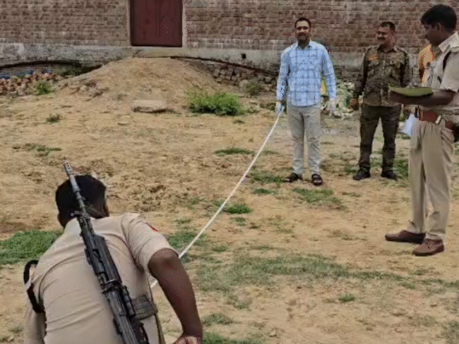 After the death of two brothers, the police inspected the incident site