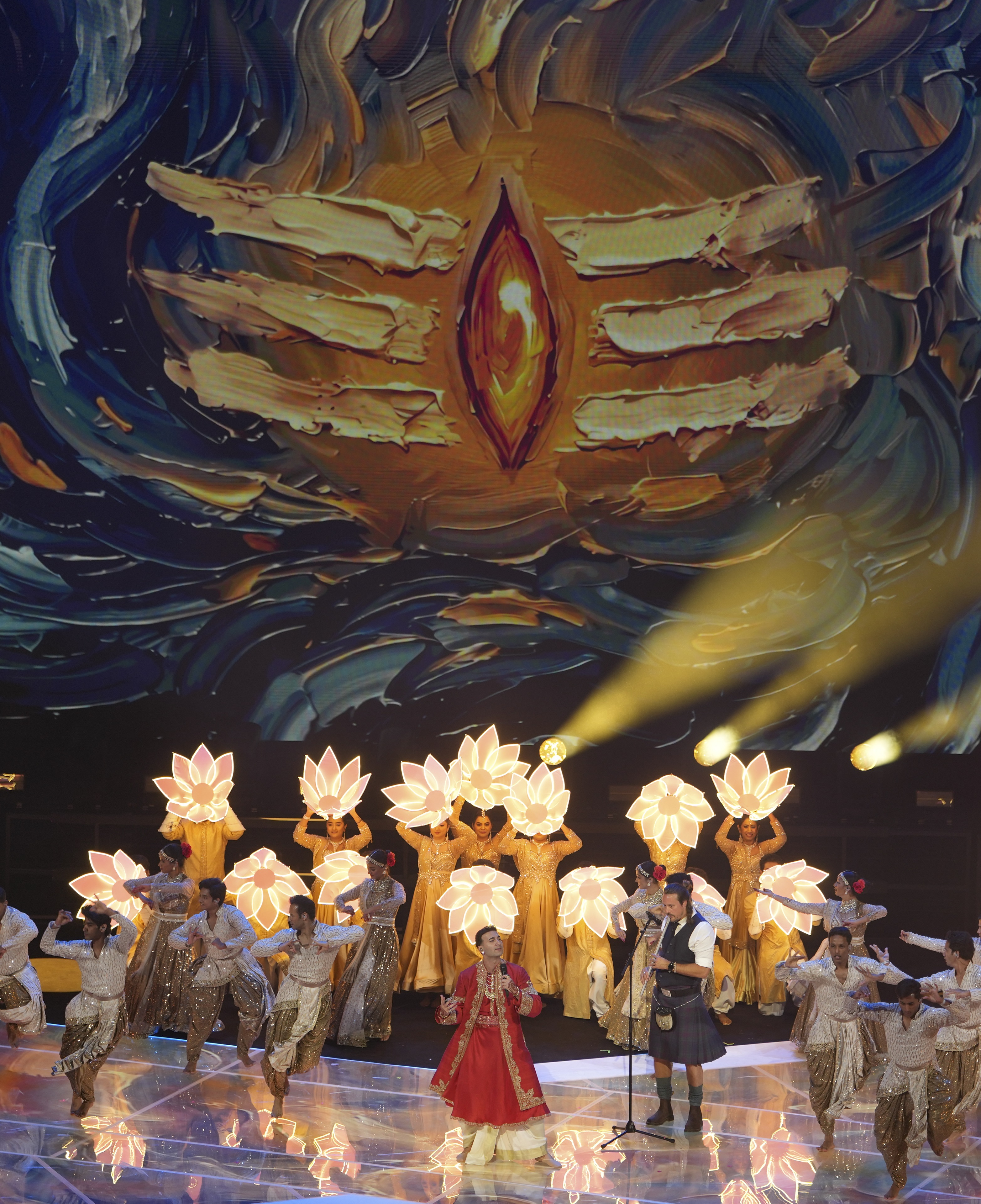 शिव तांडव स्तोत्रामध्ये सादर करणारे सितार वादक ऋषभ रिखीराम.