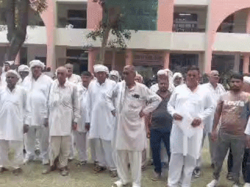 डीसी को दी शिकायत; बोले- प्रशासन हर बार झूठा आश्वासन देता है|रोहतक,Rohtak - Dainik Bhaskar