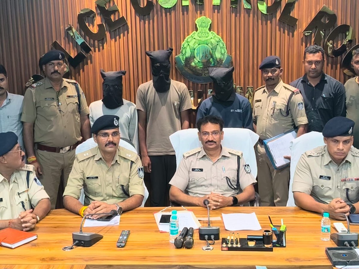 पुलिस ने हत्याकांड का खुलासा किया।