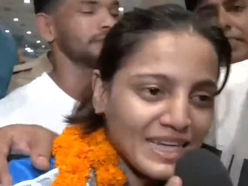 अस्मिता ने कहा- बहुत अच्छा लग रहा है कि जूडो में भारत ने पहली बार 2 गोल्ड, 1 सिल्वर और 1 ब्रॉन्ज मेडल जीता है।