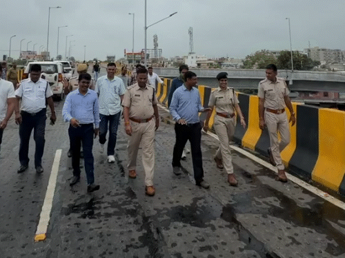 पुलिस, प्रशासन, PWD और ट्रांसपोर्ट विभाग की ज्वाइंट टीम ने आज निरीक्षण किया।