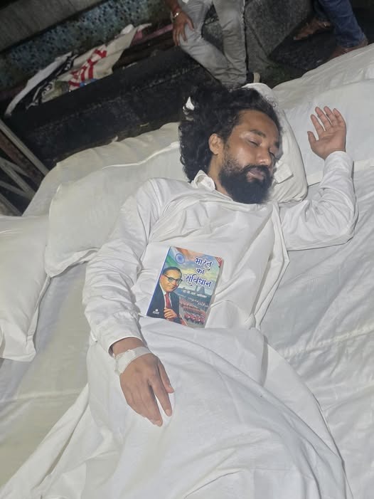 Devendra Mahto, leader of JPSC-JSSC Abhyarthi Nyay Manch, continued his hunger strike for the third consecutive day.