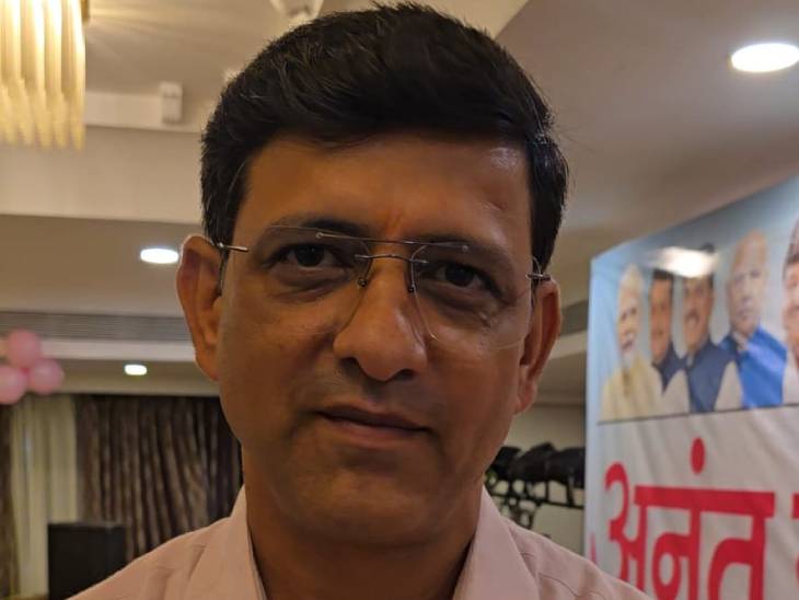 Mayor Pushyamitra Bhargava.