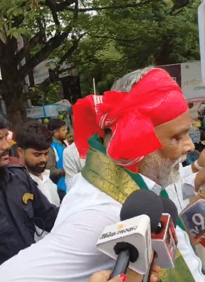 प्रदर्शन में पूर्णिया सांसद पप्पू यादव भी मौजूद हैं। उन्होंने मोदी और शाह का इस्तीफा मांगा है।
