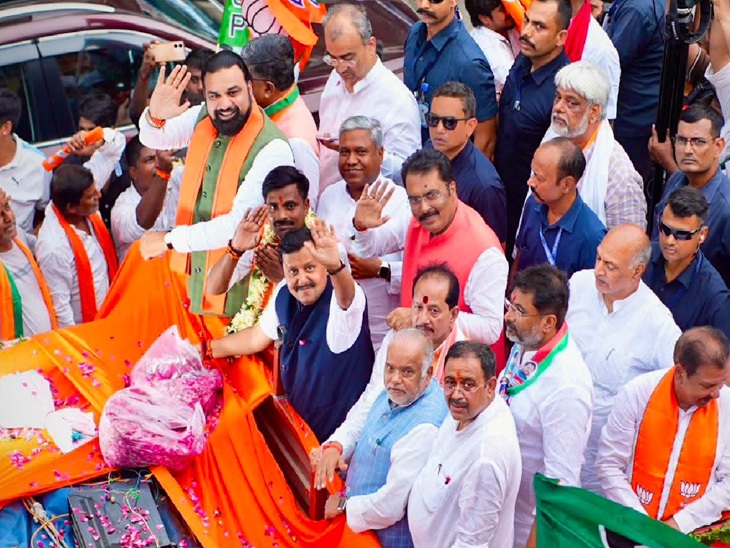 नीरज सिन्हा के साथ नितिन नवीन, सम्राट चौधरी समेत भाजपा के कई बड़े नेताओं ने रोड शो किया था।