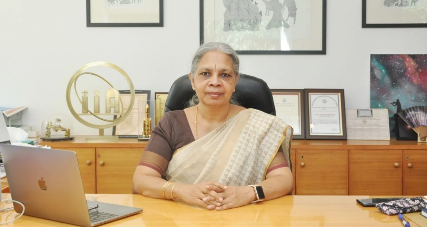 डॉ. अन्नपूर्णी अंतरिक्ष और जमीनी दूरबीनों से जुड़े वैज्ञानिक उपकरणों के डेवलपमेंट और यूज में भी महत्वपूर्ण योगदान दिया है।
